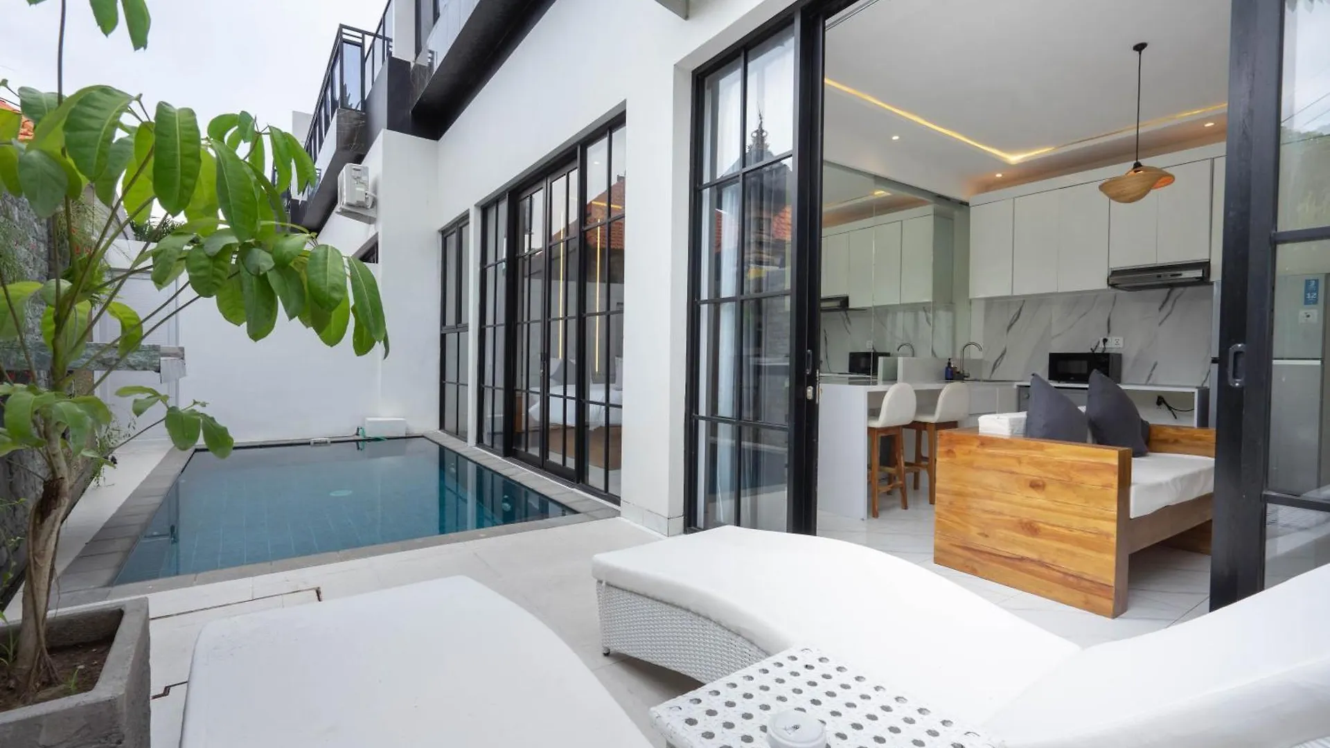 The Lavana Seminyak Loft 360 - 1 Bedroom Villa With Private Pool